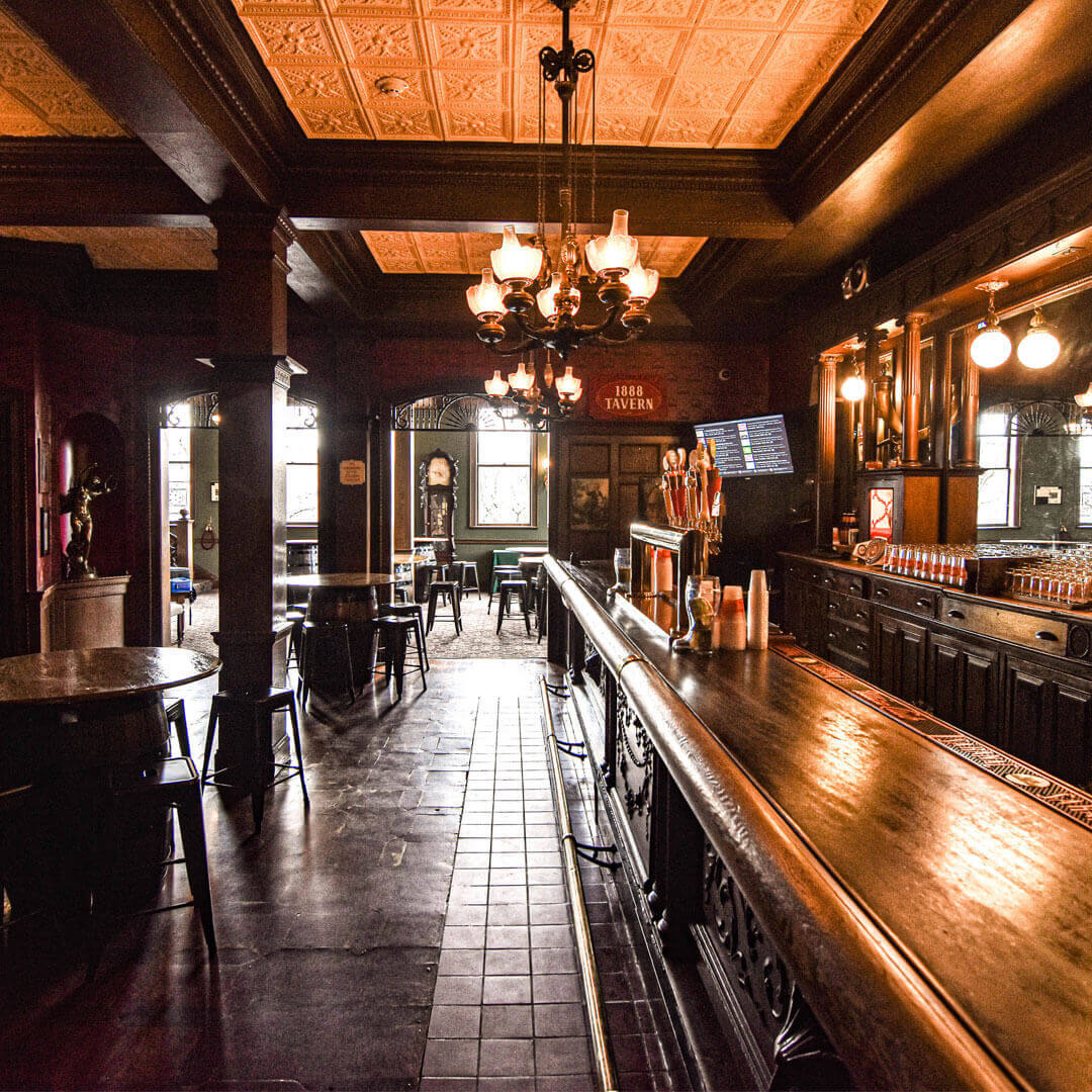 Tavern Indoor restaurant experience